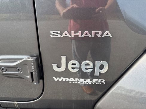 Used 2022 Jeep Wrangler Unlimited Sahara w/ LED Lighting Group image 33