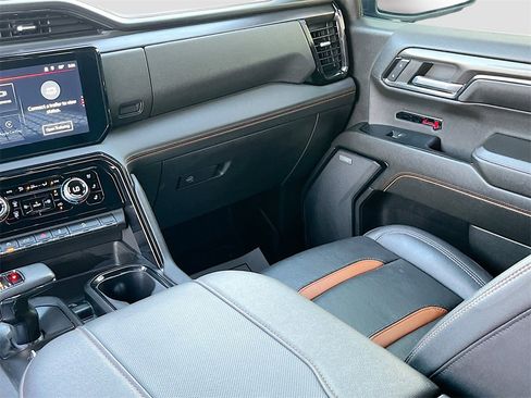 Used 2024 GMC Sierra 1500 AT4 w/ Technology Package image 24