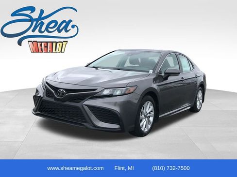 Used 2023 Toyota Camry SE FWD image 1