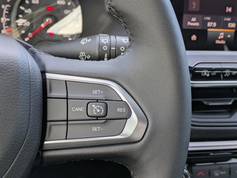 New 2026 Jeep Compass Latitude w/ Sun and Sound Group AWD/4WD image 29