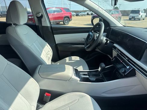 Used 2025 Hyundai Tucson SEL FWD image 29