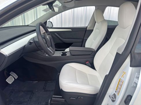 Used 2023 Tesla Model Y Performance image 17