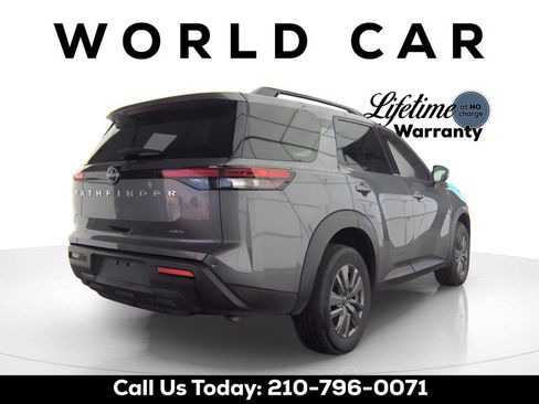 Used 2025 Nissan Pathfinder SV FWD image 2