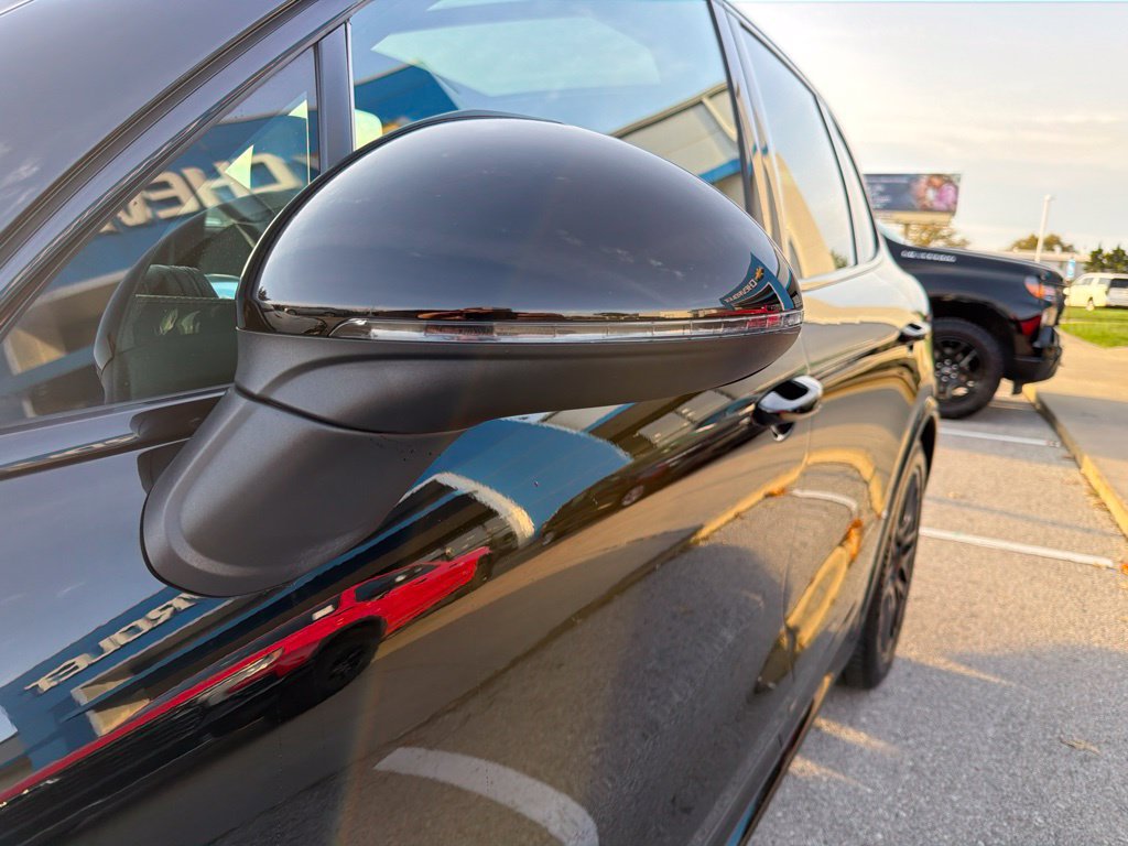 Used 2016 Porsche Cayenne GTS AWD/4WD image 10