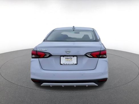 Used 2025 Nissan Versa SV image 12