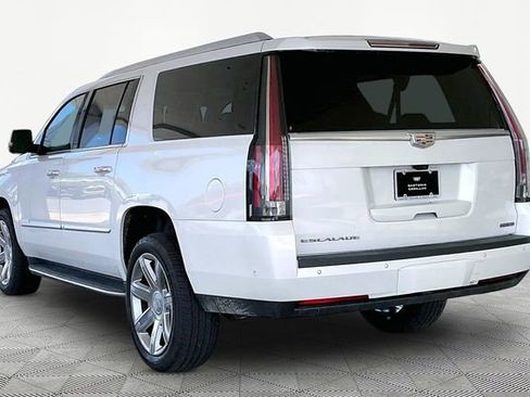 Used 2019 Cadillac Escalade ESV Luxury AWD/4WD image 4