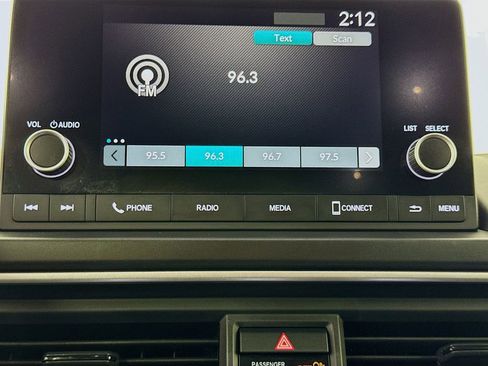 Used 2025 Honda Pilot Sport image 17