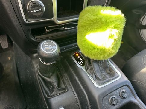 Used 2018 Jeep Wrangler Unlimited Sport image 26