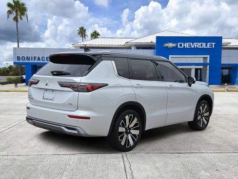 Used 2025 Mitsubishi Outlander SEL FWD image 4