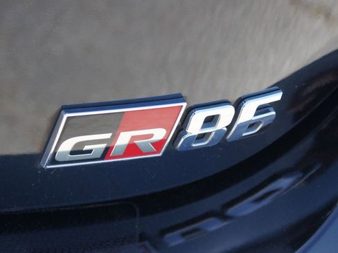 Used 2022 Toyota GR86 w/ ALL Weather Mat Package (TMS) RWD image 16