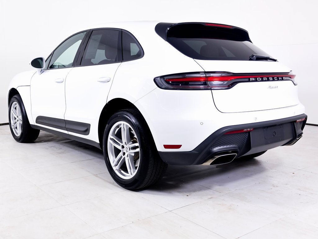 Used 2025 Porsche Macan AWD/4WD image 3