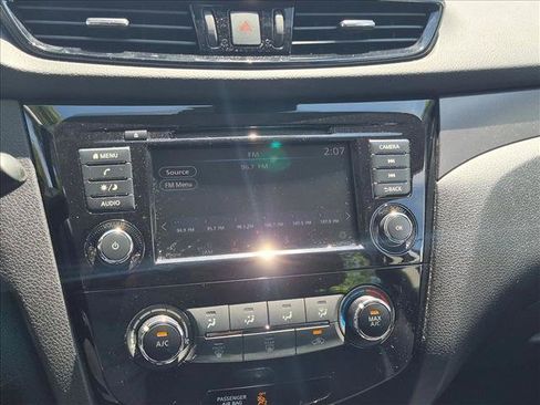 Used 2022 Nissan Rogue Sport S FWD image 18