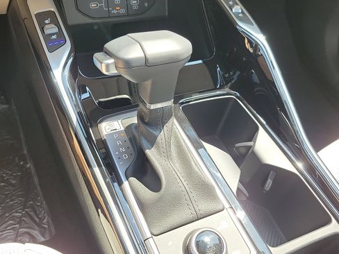 Used 2024 Kia Sorento SX image 8