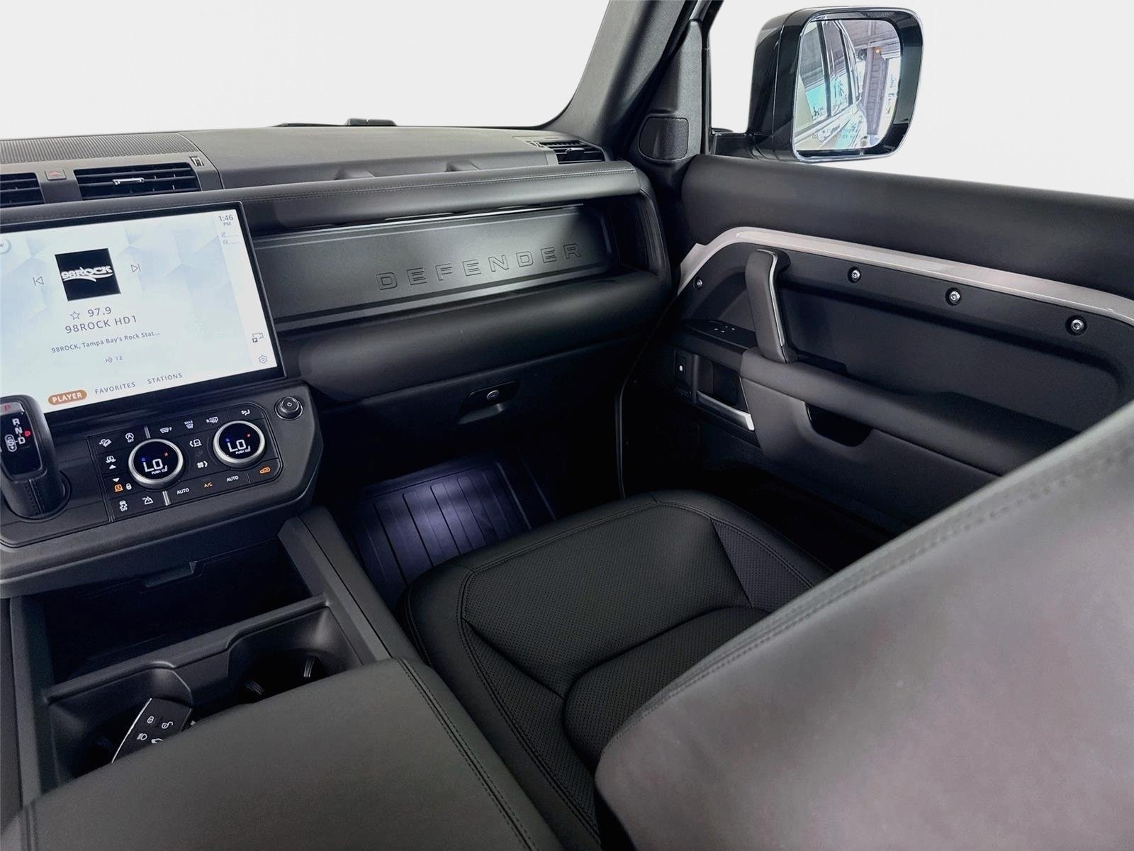 New 2026 Land Rover Defender 130 X-Dynamic SE AWD/4WD image 26