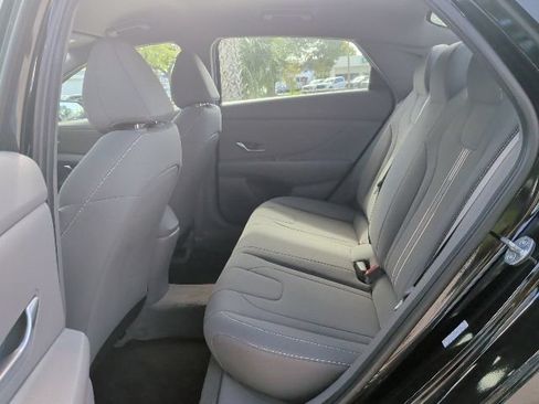 Certified 2023 Hyundai Elantra SEL FWD image 15