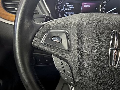 Certified 2019 Lincoln MKC Reserve w/ MKC Climate Package image 22