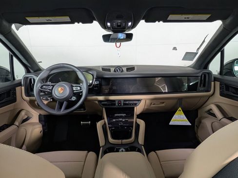 New 2026 Porsche Cayenne GTS image 20