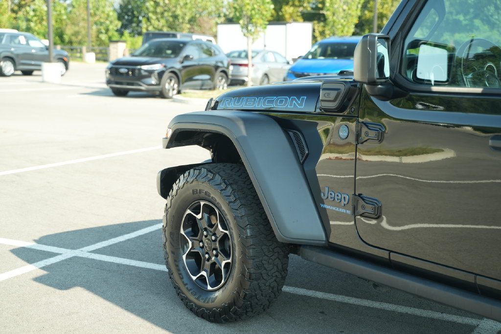 Used 2023 Jeep Wrangler Unlimited Rubicon 4xe w/ Cold Weather Group AWD/4WD image 41