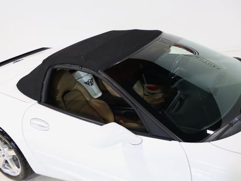 Used 2004 Chevrolet Corvette w/ Preferred Equipment Group image 7