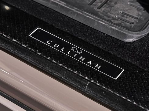 Used 2026 Rolls-Royce Cullinan Black Badge AWD/4WD image 41