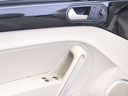 Used 2015 Volkswagen Beetle 1.8T image 26