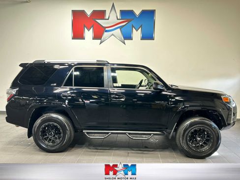Used 2021 Toyota 4Runner SR5 AWD/4WD image 1