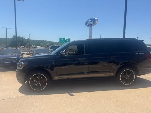 Used 2023 Ford Expedition Max Limited AWD/4WD image 5