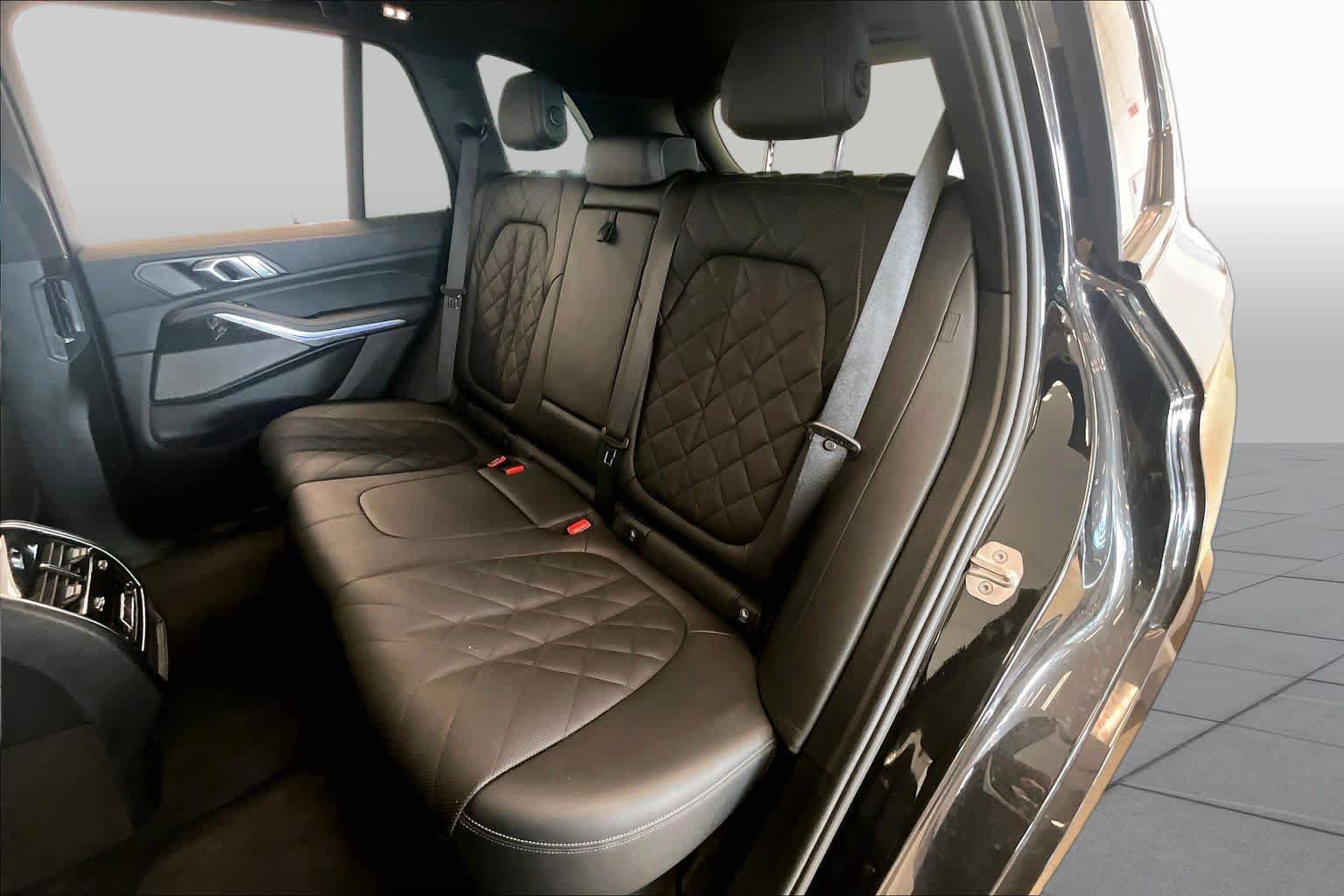 Used 2024 BMW X5 sDrive40i w/ M Sport Package RWD image 18