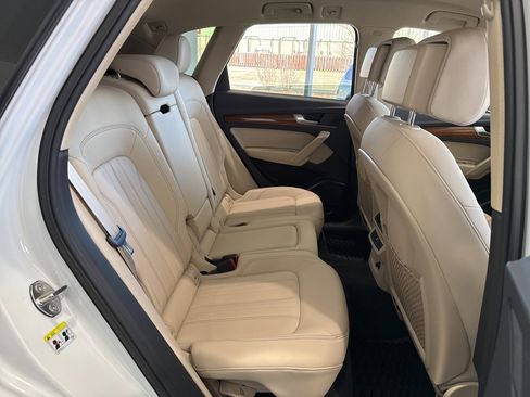 Used 2024 Audi Q5 2.0T Premium w/ Convenience Package image 43