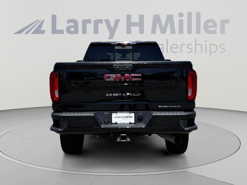 Used 2021 GMC Sierra 2500 Denali w/ Denali Black Diamond Edition AWD/4WD image 5
