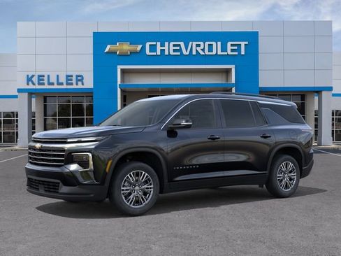 New 2026 Chevrolet Traverse LT w/ Driver Confidence Package FWD image 2