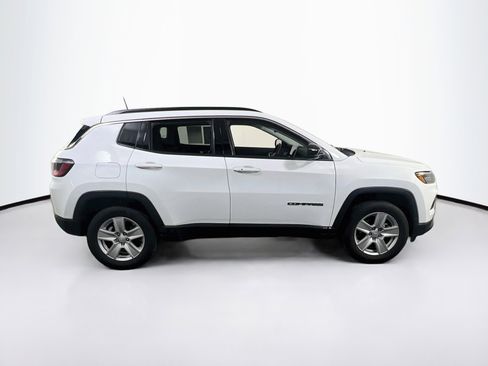 Used 2022 Jeep Compass Latitude w/ Convenience Group AWD/4WD image 4