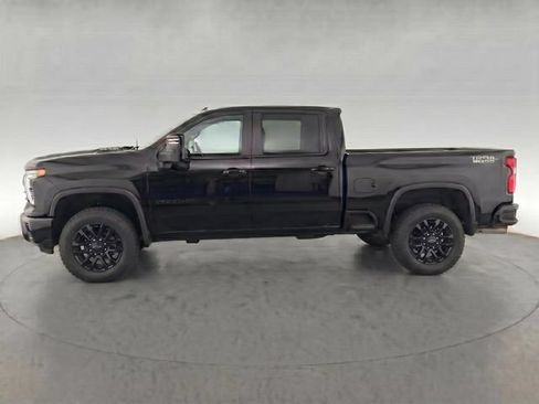 Used 2025 Chevrolet Silverado 2500 LTZ w/ LTZ Plus Package AWD/4WD image 4