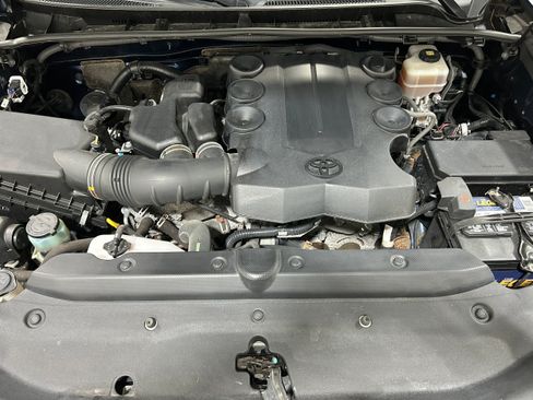 Used 2019 Toyota 4Runner Limited AWD/4WD image 18