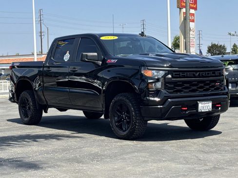Used 2024 Chevrolet Silverado 1500 Custom Trail Boss AWD/4WD image 3