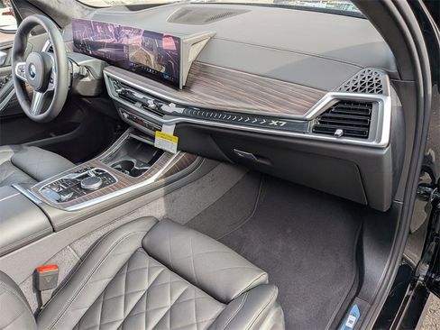 New 2026 BMW X7 xDrive40i w/ M Sport Package image 9