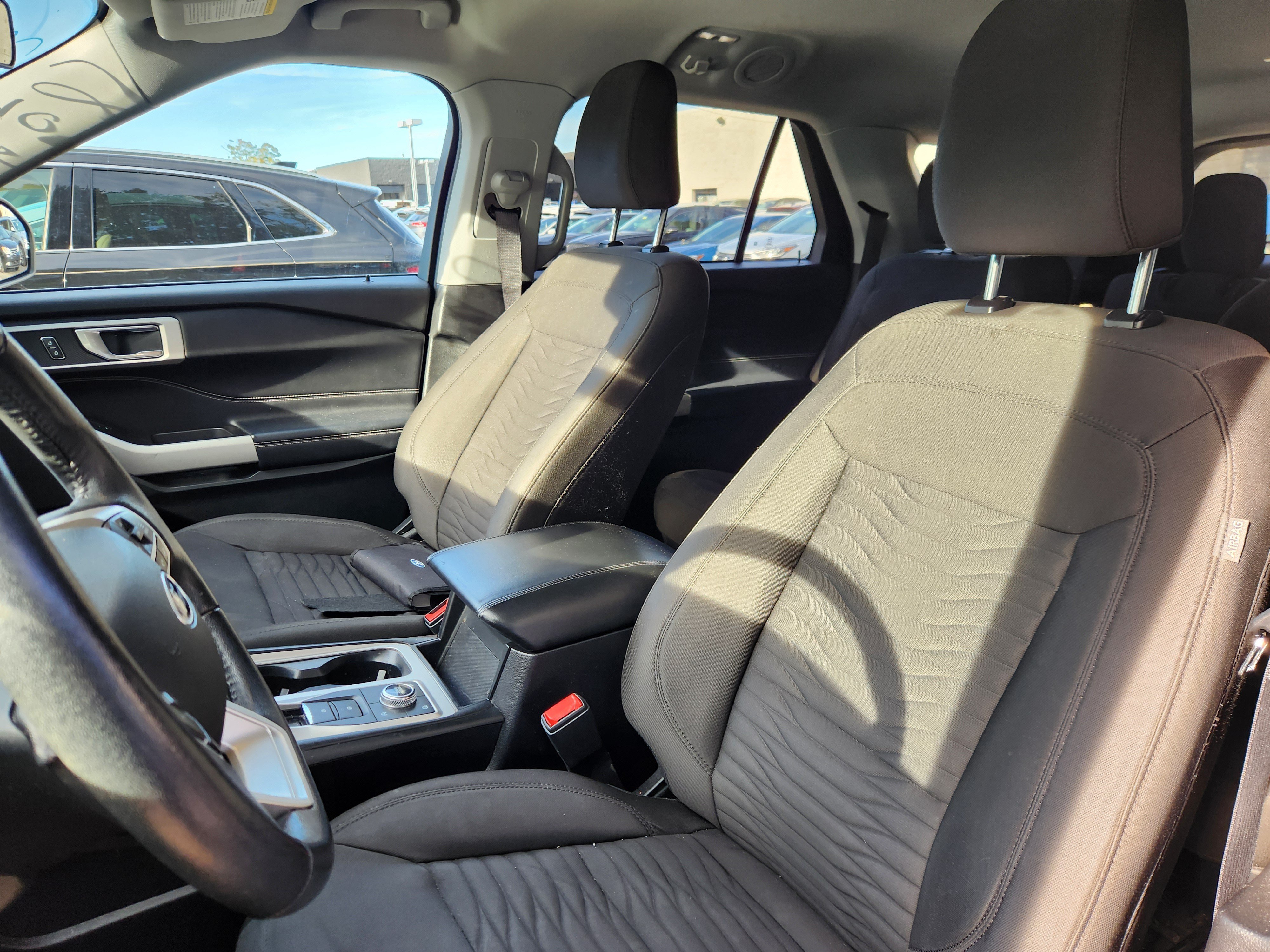 Used 2021 Ford Explorer XLT AWD/4WD image 7