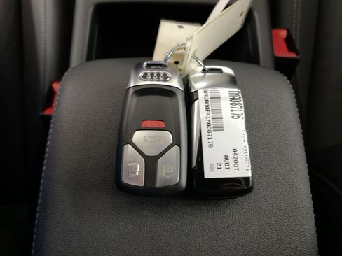 Used 2021 Audi A4 2.0T Premium w/ Convenience Package image 32