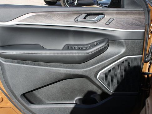New 2026 Jeep Grand Cherokee Limited AWD/4WD image 33