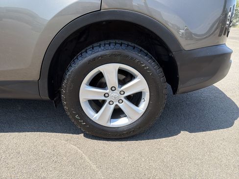 Used 2013 Toyota RAV4 XLE AWD/4WD image 25