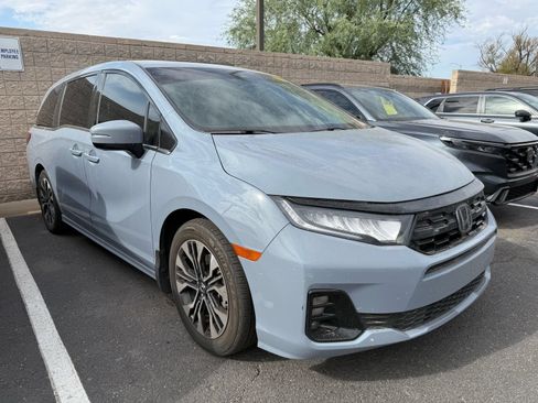 Used 2025 Honda Odyssey Elite image 5