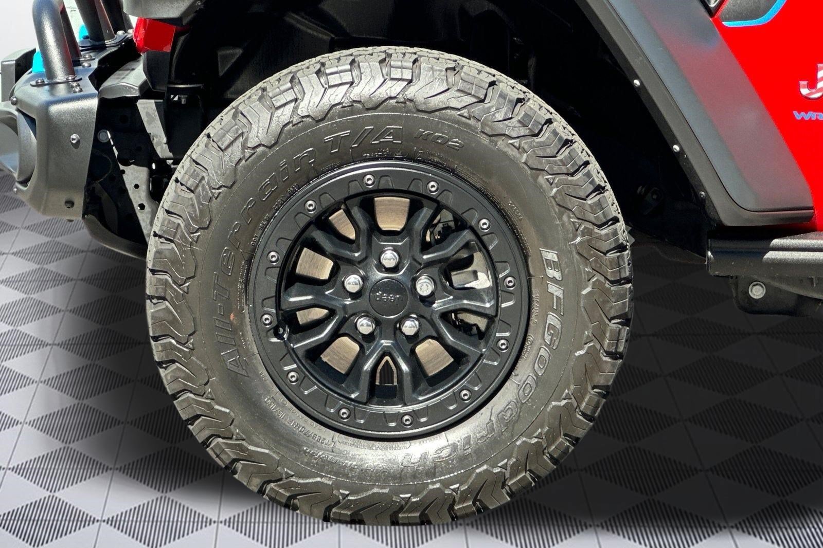 Used 2023 Jeep Wrangler Unlimited Rubicon 4xe AWD/4WD image 13