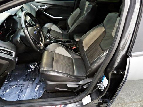 Used 2016 Ford Focus ST w/ Equipment Group 401A FWD image 9
