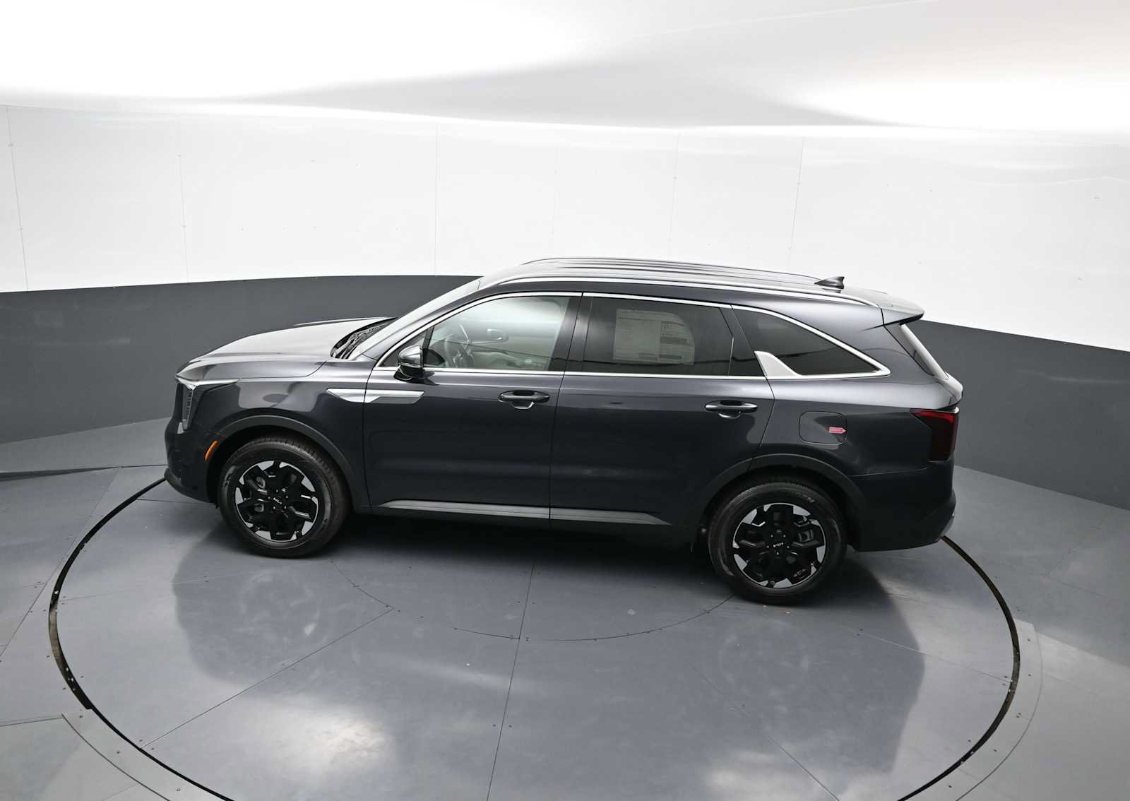 Used 2025 Kia Sorento S AWD/4WD image 40