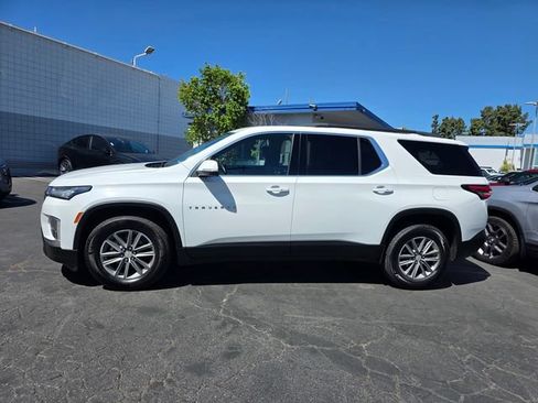 Used 2023 Chevrolet Traverse LT w/ LPO, Cargo Package FWD image 3
