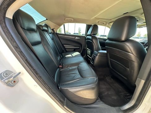 Used 2018 Chrysler 300 Touring L RWD image 15