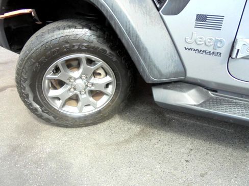 Used 2020 Jeep Wrangler Unlimited Sport image 26