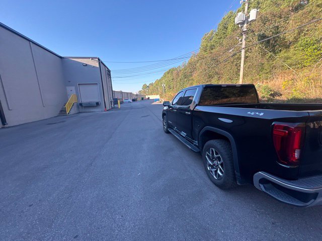 Used 2024 GMC Sierra 1500 SLT w/ SLT Premium Package AWD/4WD image 4