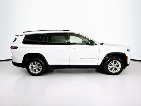 Used 2023 Jeep Grand Cherokee L Limited image 10