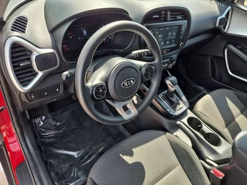Used 2020 Kia Soul LX FWD image 11